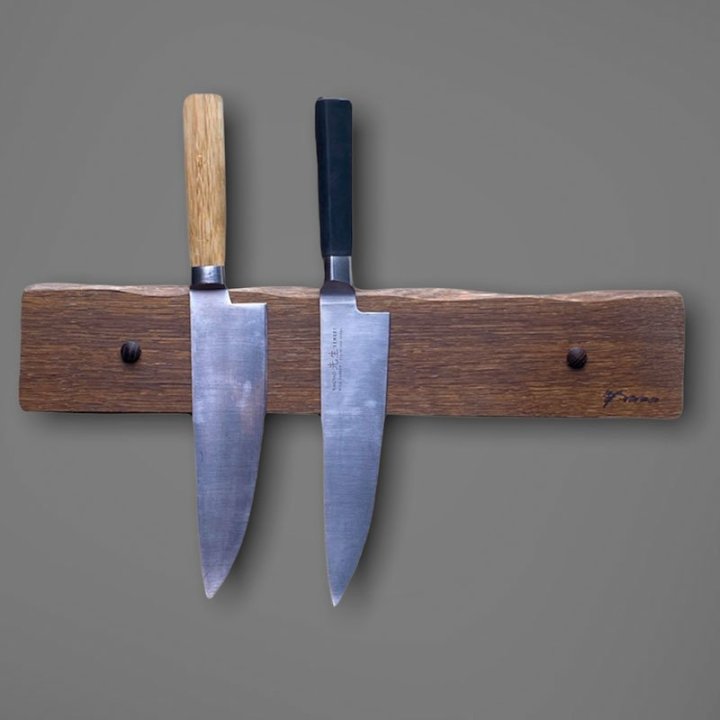 Knivholder til Væg i Røget Eg Med Ekstra Stærke Magneter