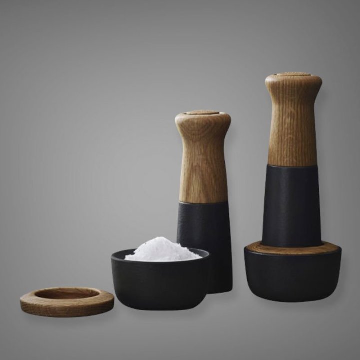 Morsø saltkar i sort støbejern med trælåg
