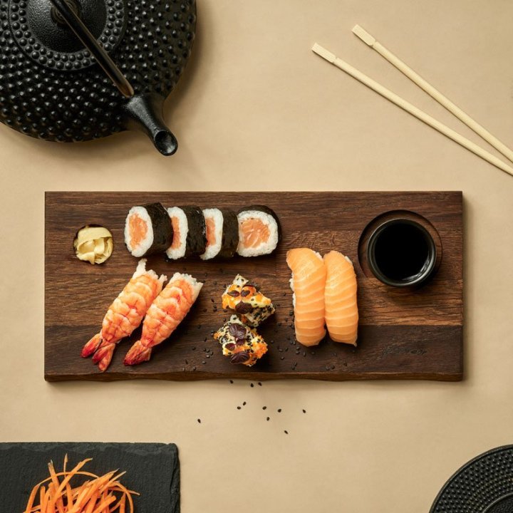 Sushi bræt i røget eg tilbud