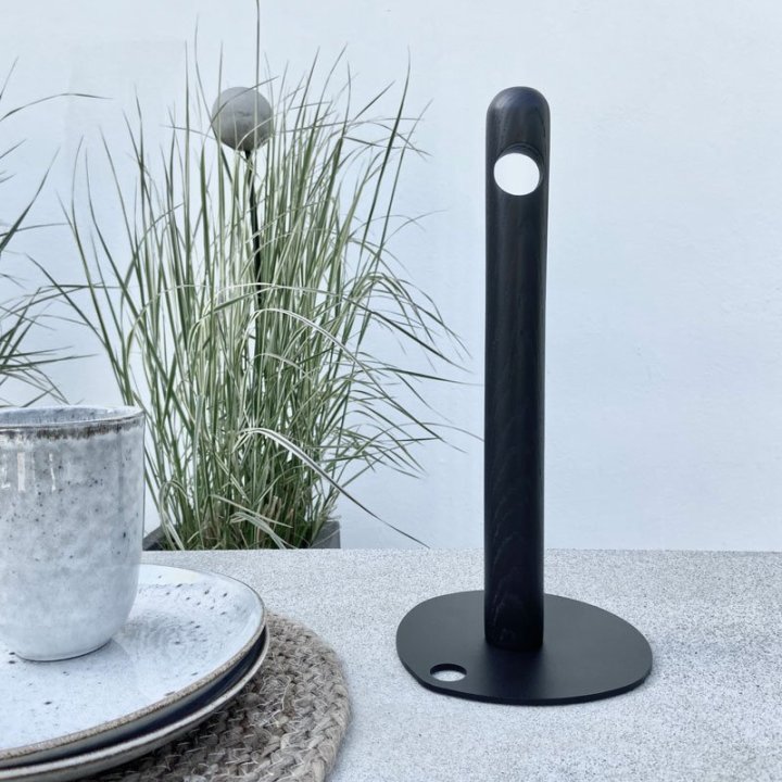 Sort køkkenrulleholder
