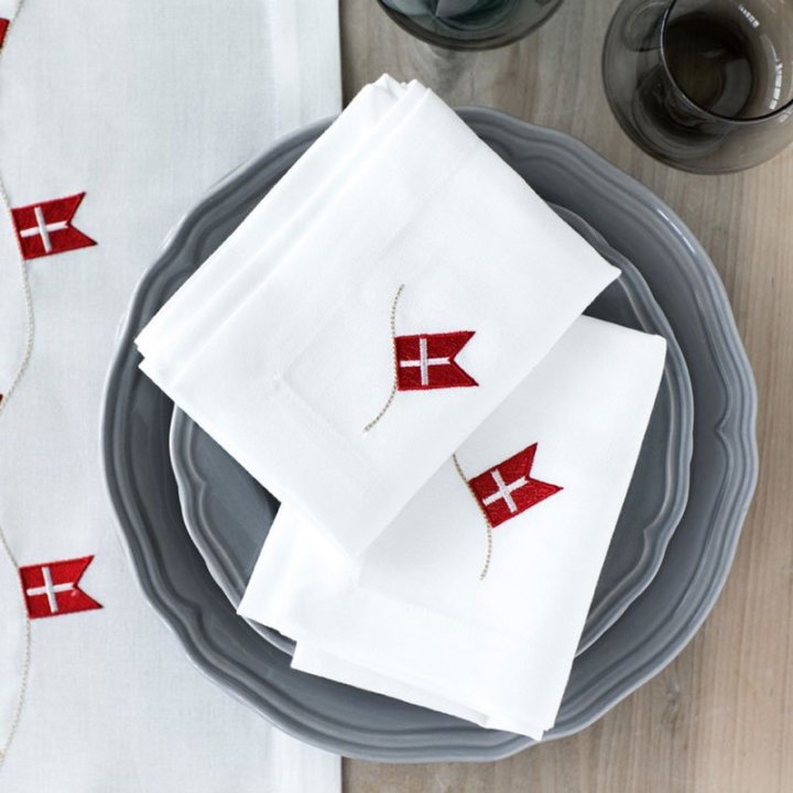 Servietter med dannebrogsflag tilbud