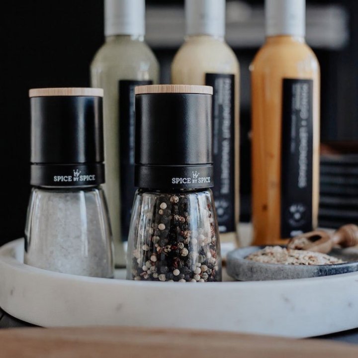 Salt- og pebersæt med kværne i toppen