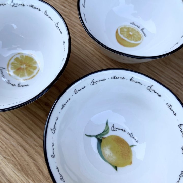 Porcelæns skåle hvide med citroner