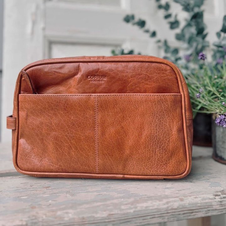 Toilettaske i læder cognac unisex